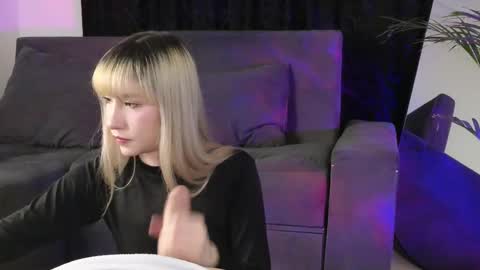 Snapshot of xxxvandersexxx chatting on 4, 10, 2025 July and Fer online show from 4, 10, 2025