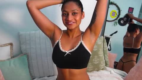 Snapshot of xzaramx chatting on 18, 9, 2025 Zara online show from 18, 9, 2025