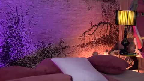 Yamira online show from 4, 11, 2025