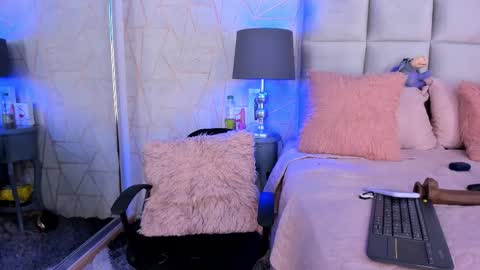 Yara Bliss  online show from 3, 2, 2026