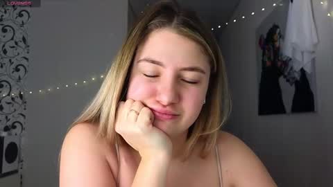 Yasyaa  online show from 10, 2, 2025