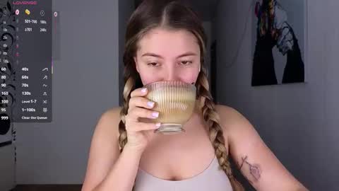 Yasyaa  online show from 2, 10, 2025