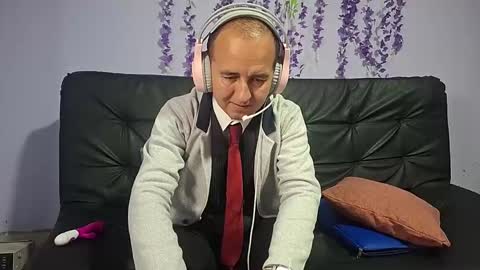 Snapshot of yazfore chatting on 13, 11, 2025 Hazzan online show from 13, 11, 2025