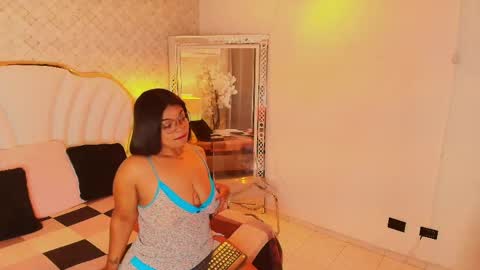  YazminJenner  online show from 14, 4, 2026