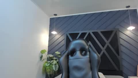 YEIKO ROMERO online show from 27, 2, 2025