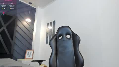 YEIKO ROMERO online show from 28, 2, 2025