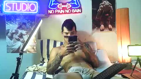 yeisoncastellanos1999 online show from 17, 10, 2025