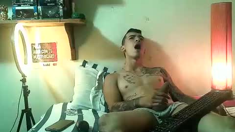 yeisoncastellanos1999 online show from 12, 6, 2026