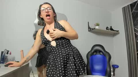 yelena03 online show from 15, 4, 2026