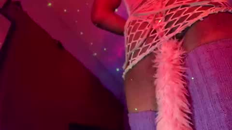 Ella Ts online show from 31, 10, 2025