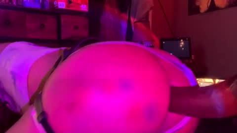 Snapshot of yelladaniella chatting on 19, 7, 2026 Ella Ts online show from 19, 7, 2026