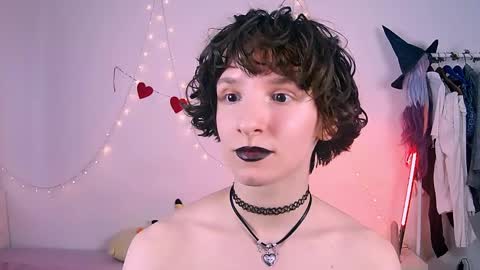 Snapshot of yellow_songbird chatting on 11, 4, 2026 Liya online show from 11, 4, 2026