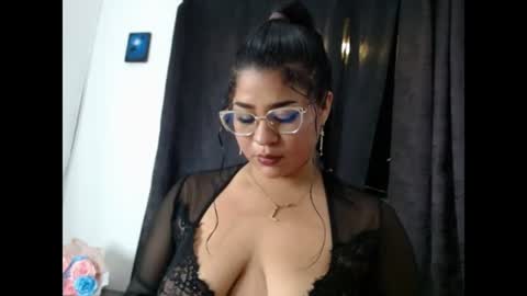 Snapshot of yelly_18 chatting on 19, 6, 2026 yelly online show from 19, 6, 2026