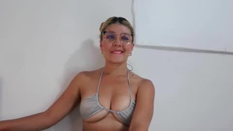 Snapshot of yessica_palmer chatting on 30, 1, 2025 online show from 30, 1, 2025