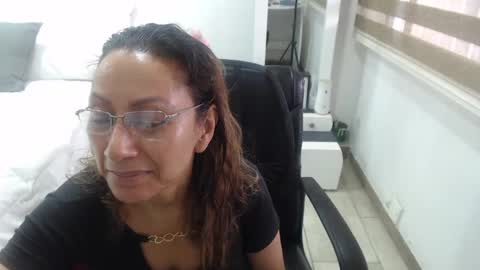 Snapshot of yessilatin chatting on 15, 12, 2024 jessy online show from 15, 12, 2024