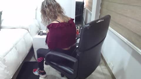 Snapshot of yessilatin chatting on 16, 2, 2025 jessy online show from 16, 2, 2025