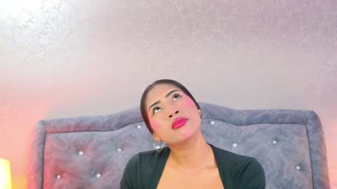 Yesy online show from 4, 4, 2026