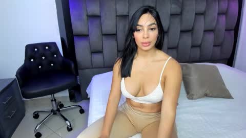 Yika Alves online show from 7, 11, 2025