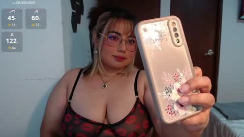Snapshot of yini_angel07 chatting on 30, 5, 2026 hii i am yini online show from 30, 5, 2026