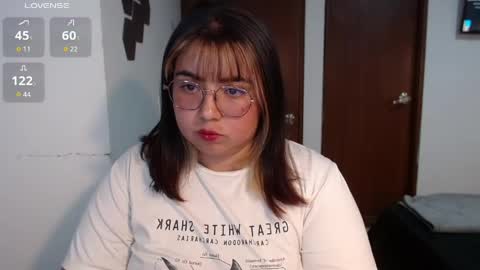Snapshot of yini_angel07 chatting on 4, 6, 2026 hii i am yini online show from 4, 6, 2026
