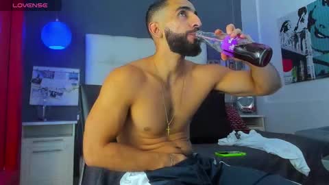 Yiyo online show from 28, 11, 2025