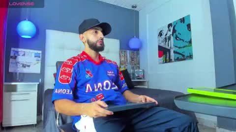 Yiyo online show from 2, 12, 2025