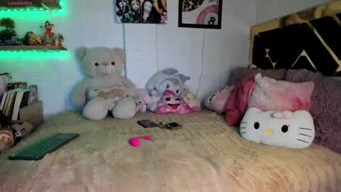 Snapshot of yluismag chatting on 27, 9, 2025 lucy online show from 27, 9, 2025