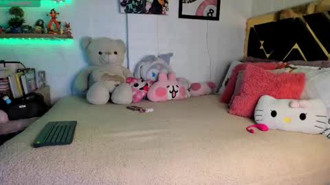 Snapshot of yluismag chatting on 6, 10, 2025 lucy online show from 6, 10, 2025