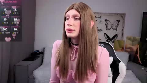 Mikaella - Mika online show from 10, 11, 2025