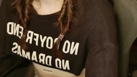 yoka_paradoxxx online show from 3, 12, 2025