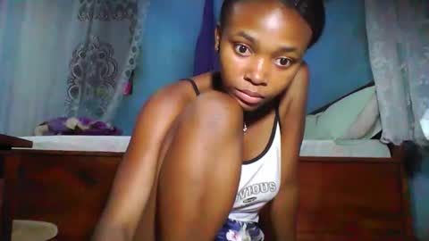 yolandrina05 online show from 14, 11, 2025