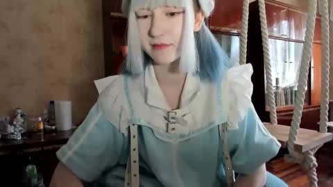 Yoonhee Kiss online show from 16, 9, 2025
