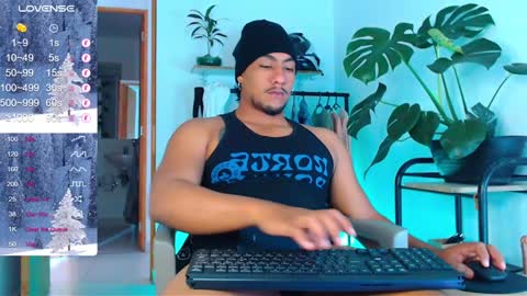 Snapshot of yosoy_enzo2020 chatting on 27, 12, 2024 Enzo online show from 27, 12, 2024