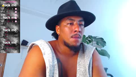 Snapshot of yosoy_enzo2020 chatting on 28, 2, 2025 Enzo online show from 28, 2, 2025