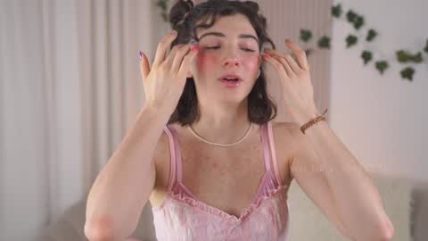 Snapshot of you_fell_in_love chatting on 12, 12, 2024 Elizabeth brunette -- Darline blonde online show from 12, 12, 2024