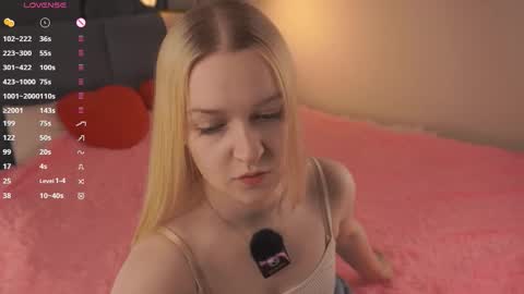 Elizabeth brunette -- Darline blonde  online show from 26, 10, 2025