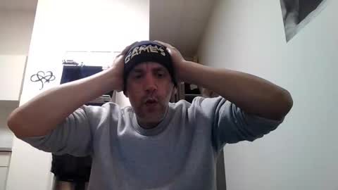 Snapshot of youdeservit chatting on 3, 3, 2025 CrayZio online show from 3, 3, 2025