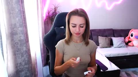 Snapshot of youdreamm chatting on 18, 7, 2026 Bella online show from 18, 7, 2026