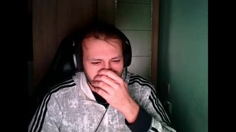 Snapshot of younromki chatting on 30, 12, 2024 A... online show from 30, 12, 2024