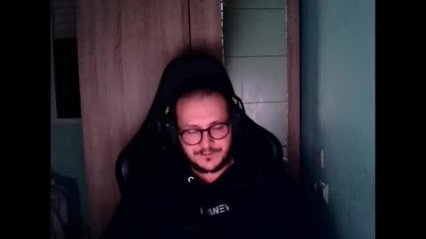 Snapshot of younromki chatting on 13, 2, 2025 A... online show from 13, 2, 2025