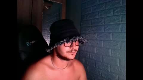 Snapshot of younromki chatting on 11, 9, 2025 A... online show from 11, 9, 2025