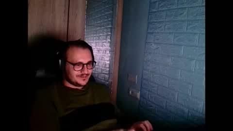 Snapshot of younromki chatting on 15, 11, 2025 A... online show from 15, 11, 2025