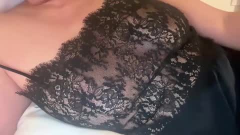 Snapshot of youownmee chatting on 31, 5, 2026 Bellas Breasts online show from 31, 5, 2026