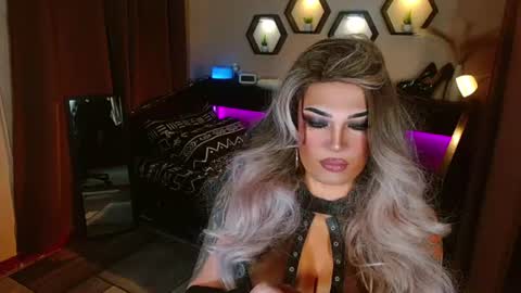 Snapshot of your1truequeen chatting on 16, 6, 2026 QUEEN MADISON online show from 16, 6, 2026