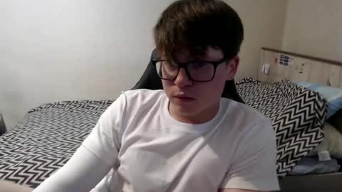 Snapshot of your_boyfriend123 chatting on 17, 6, 2026 Max online show from 17, 6, 2026