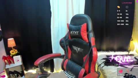 Snapshot of your_dreamasian chatting on 2, 2, 2025 YourSeductiveWife online show from 2, 2, 2025