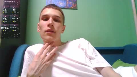 Snapshot of your_honeyy chatting on 25, 11, 2025 Mark online show from 25, 11, 2025