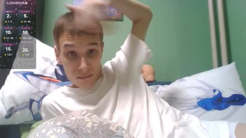 Snapshot of your_honeyy chatting on 21, 12, 2025 Mark online show from 21, 12, 2025