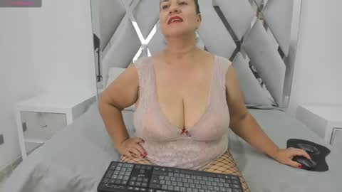 Snapshot of your_lady_milf chatting on 21, 2, 2025 your_lady_milf online show from 21, 2, 2025
