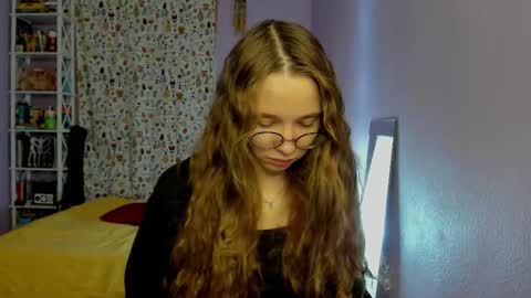 Snapshot of your_leslie chatting on 9, 11, 2025 Leslie online show from 9, 11, 2025